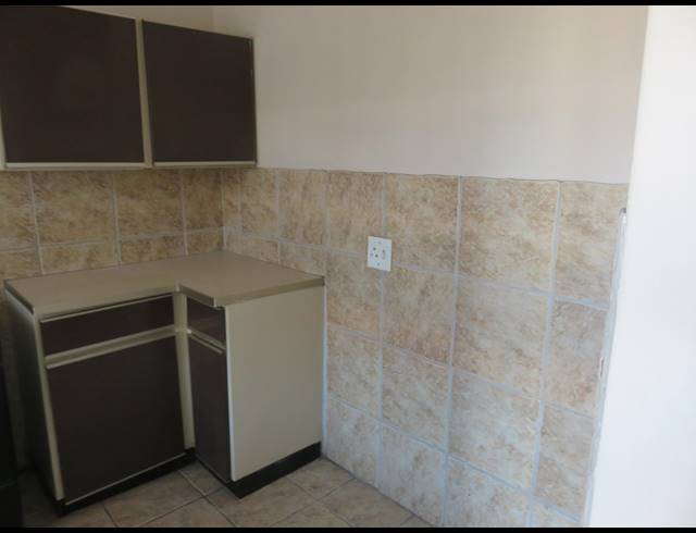 2 BEDROOM APARTMENT FOR SALE IN SUNNYSIDE